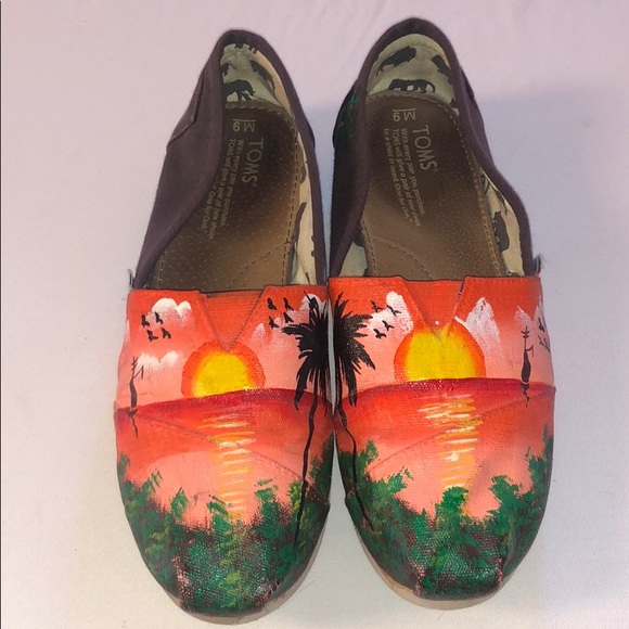 Toms painted flats - Picture 2 of 4